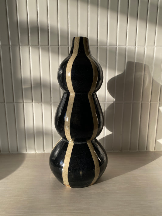 Peanut Vase 01 - Large